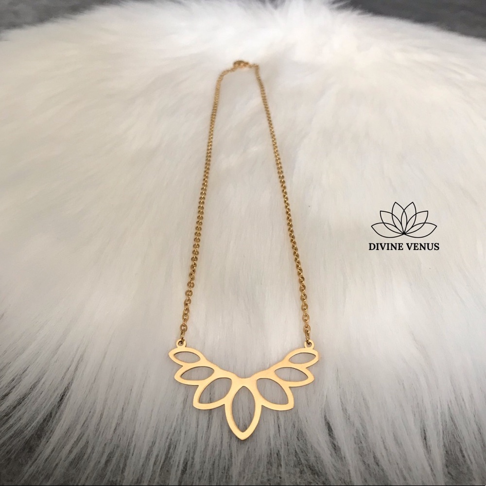 Lotus Necklace Gold Plated Stainless Steel - Picture 5 of 9